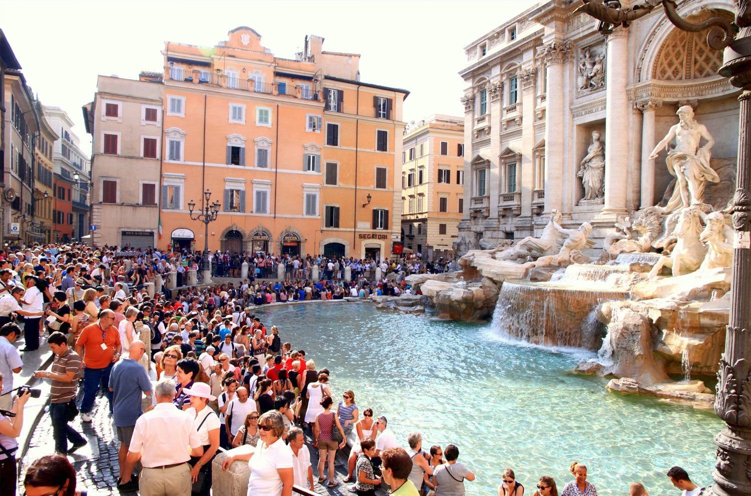 Римские власти расширили список запретов для туристов